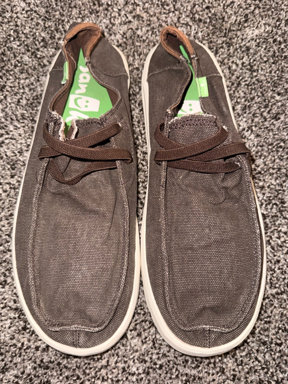 Sanuk size 11 MENS slip on shoes